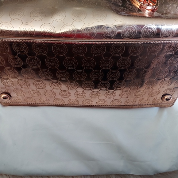 Michael Kors Rose Gold Metallic Grayson Boston Speedy Bag - Picture 3 of 13